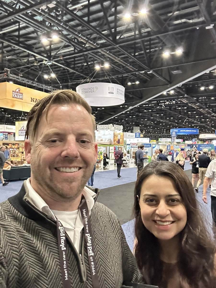 Global Pet Expo show floor